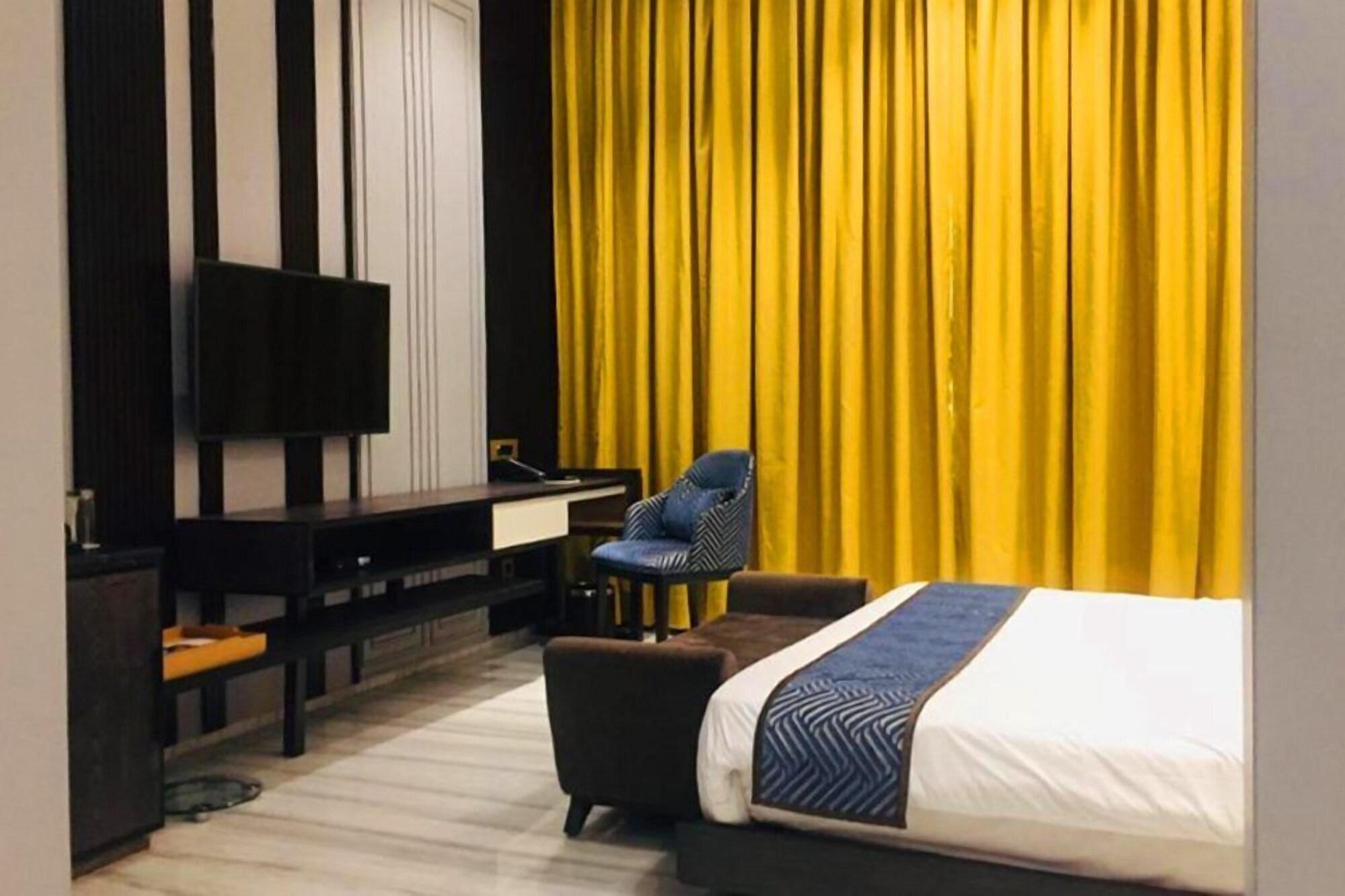 Resort The Umrao 5*